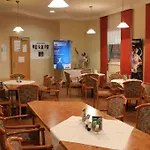 Rauchkuchl Centercourt Hotel 3*