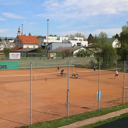 Centercourt Готель 3*