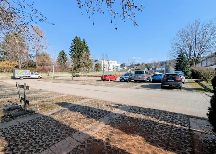 מלון Rauchkuchl Centercourt 3*